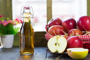 vinagre de sidra de manzana para las varices